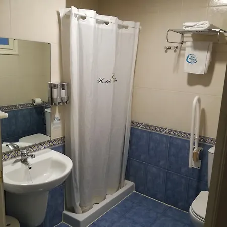 Le Petit Paris Maison d'hôtes 2*