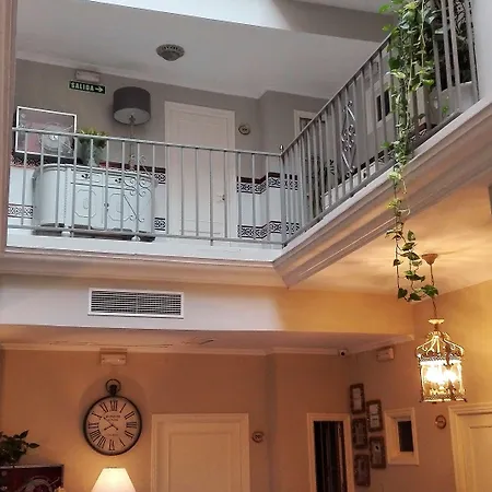 Le Petit Paris Sevilla