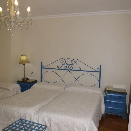 Le Petit Paris Gasthuis 3*