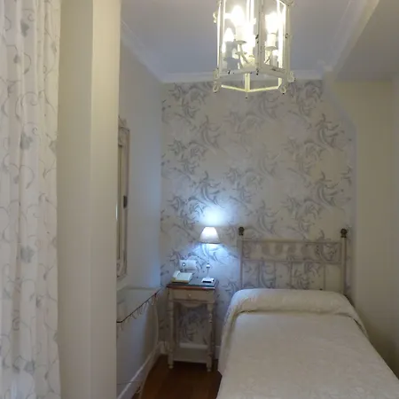 Le Petit Paris Gasthuis 3*