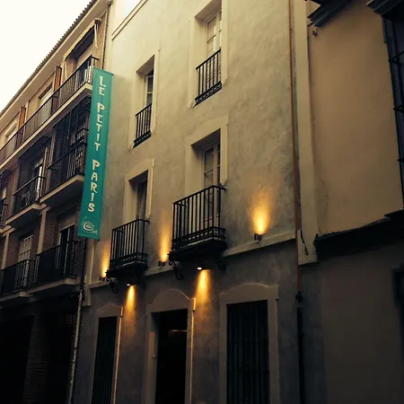 Le Petit Paris Casa de hóspedes 3*