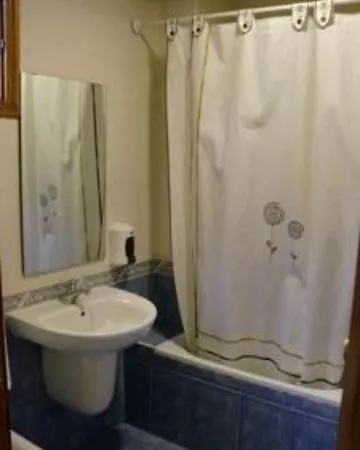 Le Petit Paris Maison d'hôtes 2*