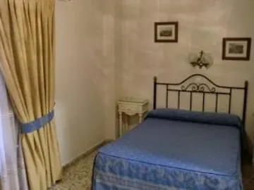 Le Petit Paris Maison d'hôtes 2*