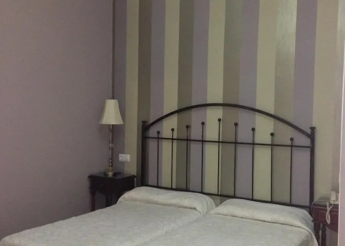 Πανσιόν Le Petit Paris 3*