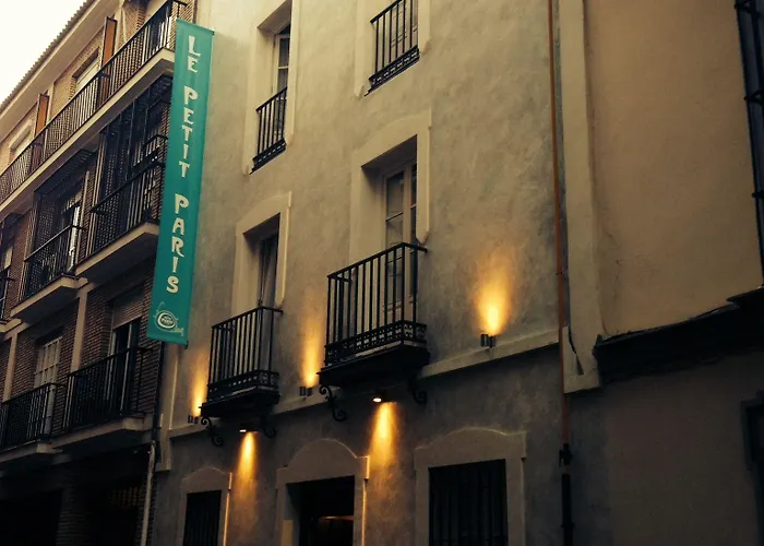 Le Petit Paris Πανσιόν 3*