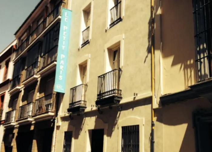 Le Petit Paris Πανσιόν Σεβίλλη